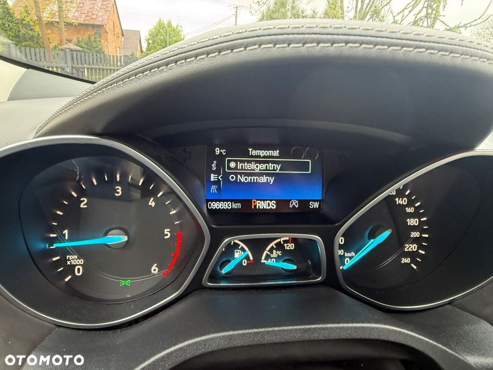 Ford Kuga 2.0 TDCi 4x4 Vignale - 36
