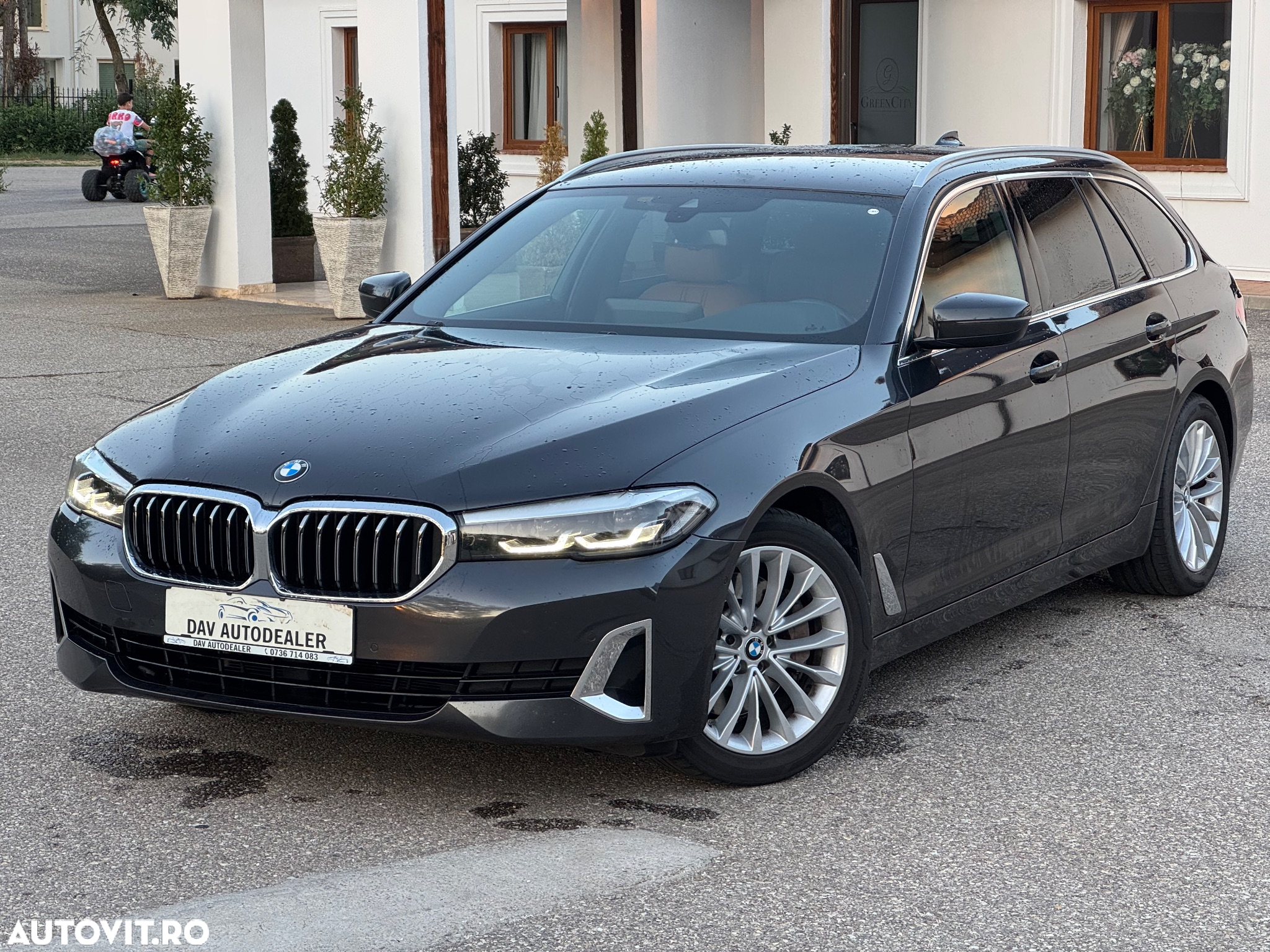 BMW Seria 5 530i Touring Aut. Luxury Line - 2
