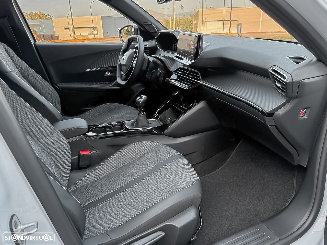 Peugeot 2008 1.2 PureTech Allure - 22