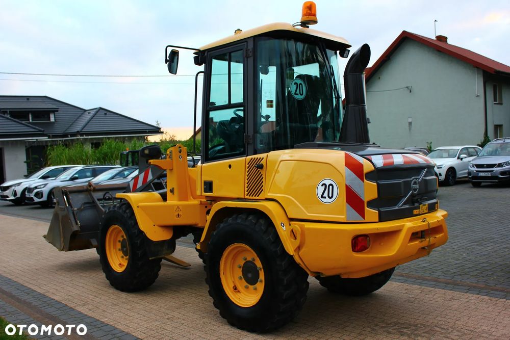 Volvo L30G - 8