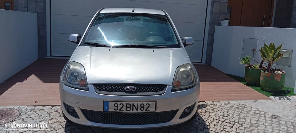 Ford Fiesta 1.25 Ghia - 1