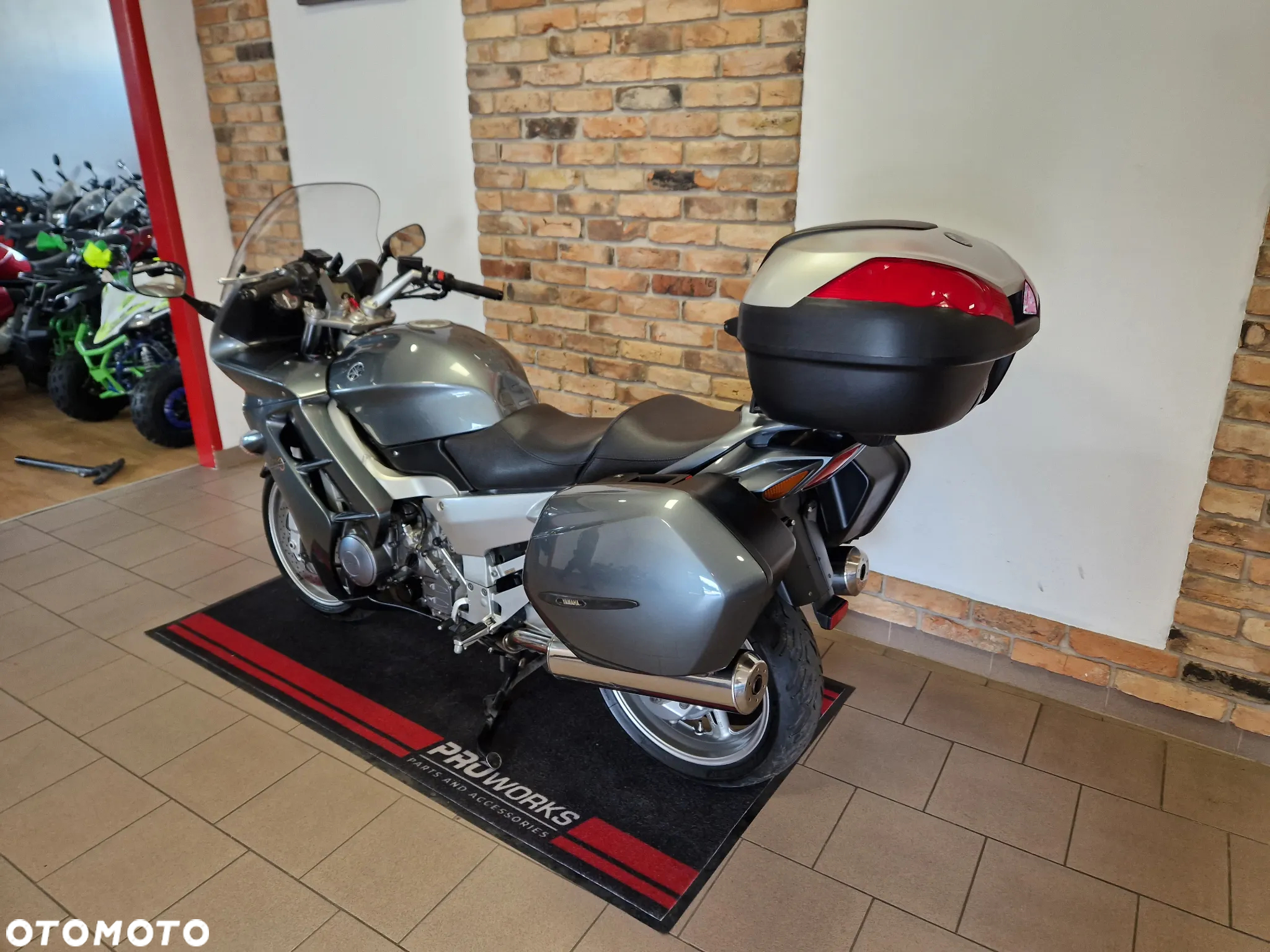 Yamaha FJR - 6