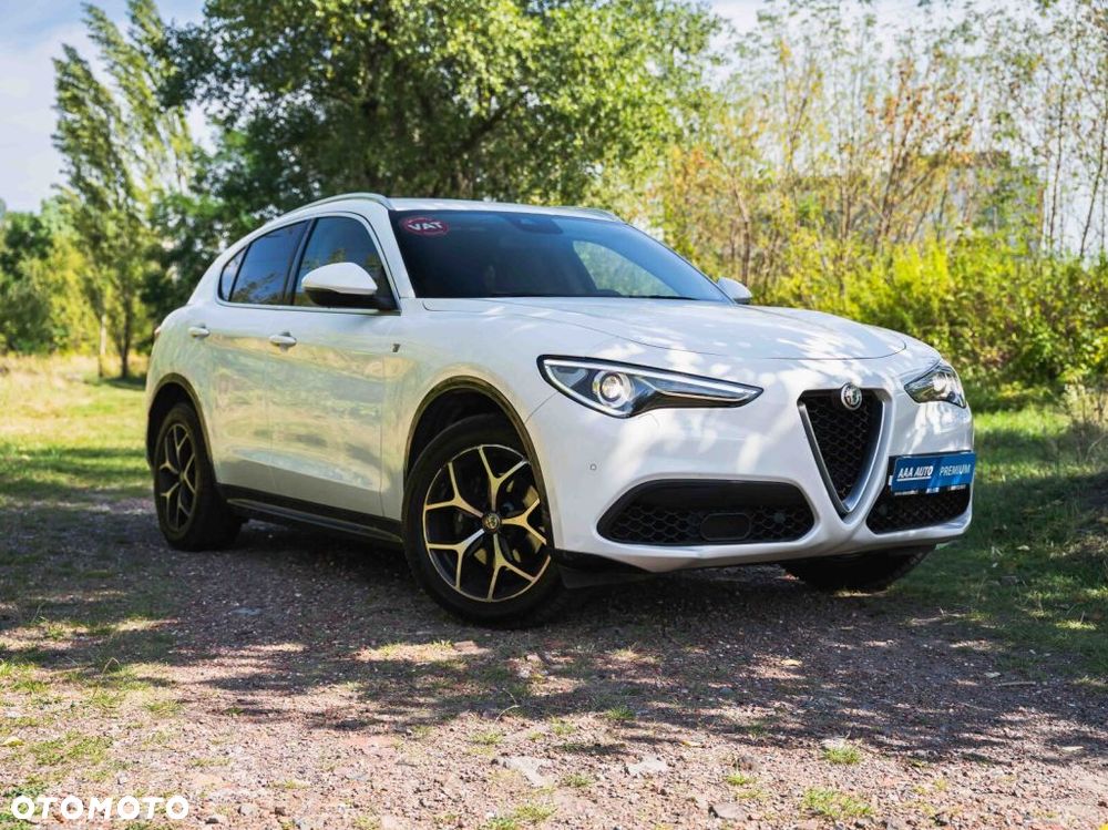 Alfa Romeo Stelvio - 2