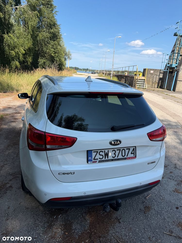 Kia Ceed - 4