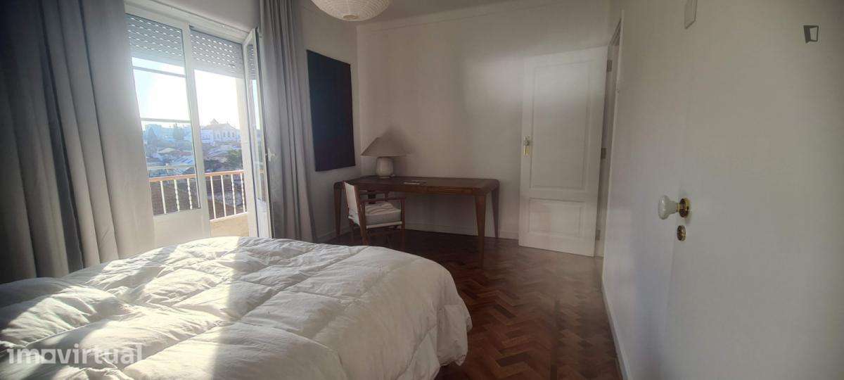 Quarto - localizado em Setubal - Grande imagem: 4/11