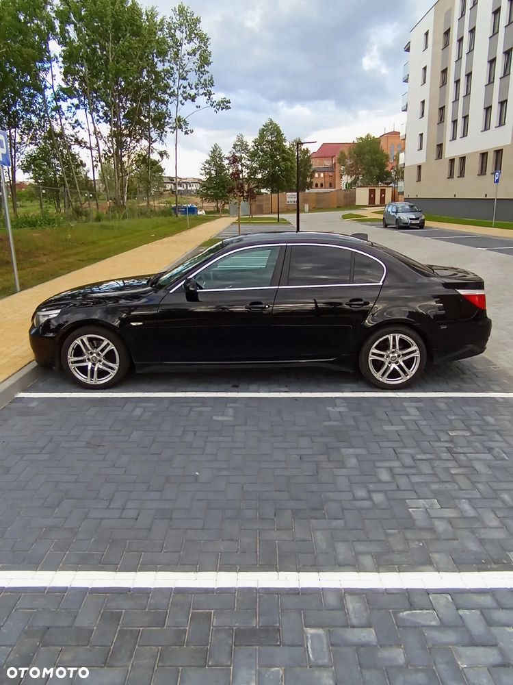 BMW Seria 5 520i - 14