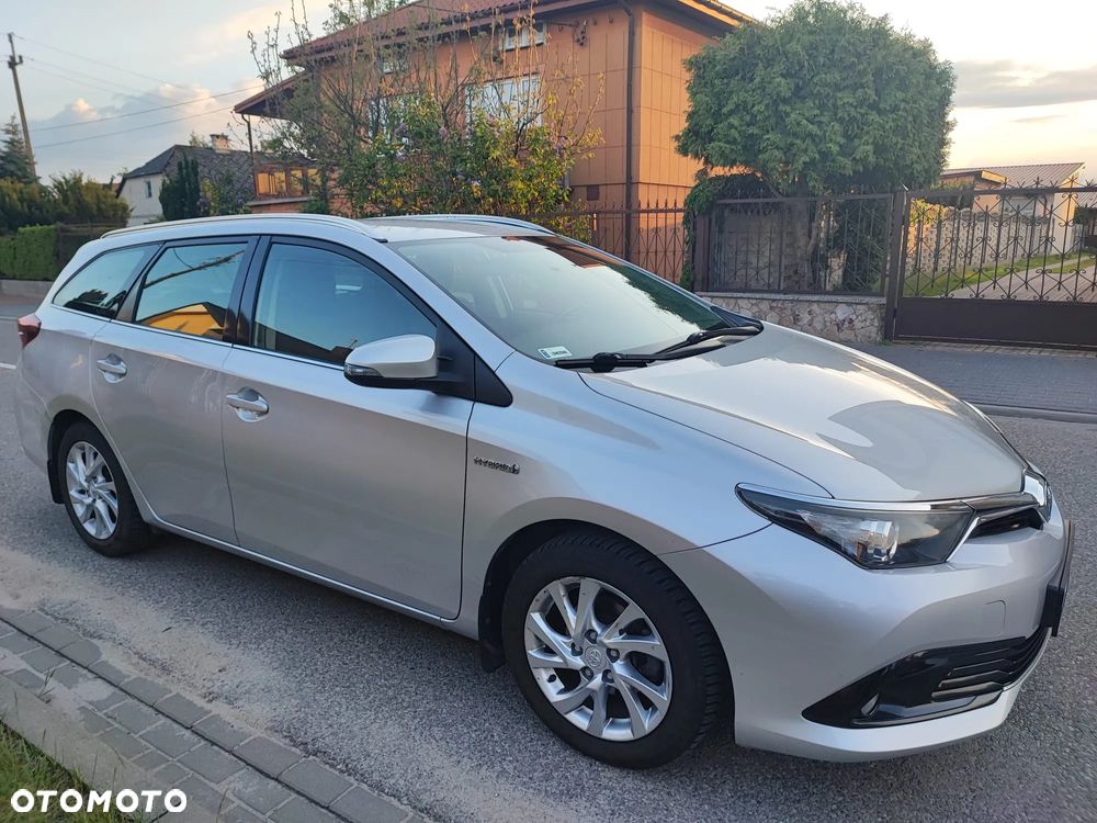 Toyota Auris Hybrid 135 Premium - 22