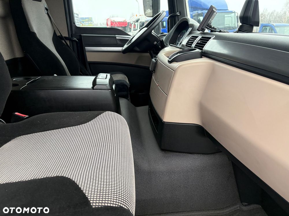 MAN TGM 15.250 / CHŁODNIA CARRIER / DZIELONA KOMORA / DMC 16.000kg / 385.000km przebiegu / WINDA / EURO 6 - 40