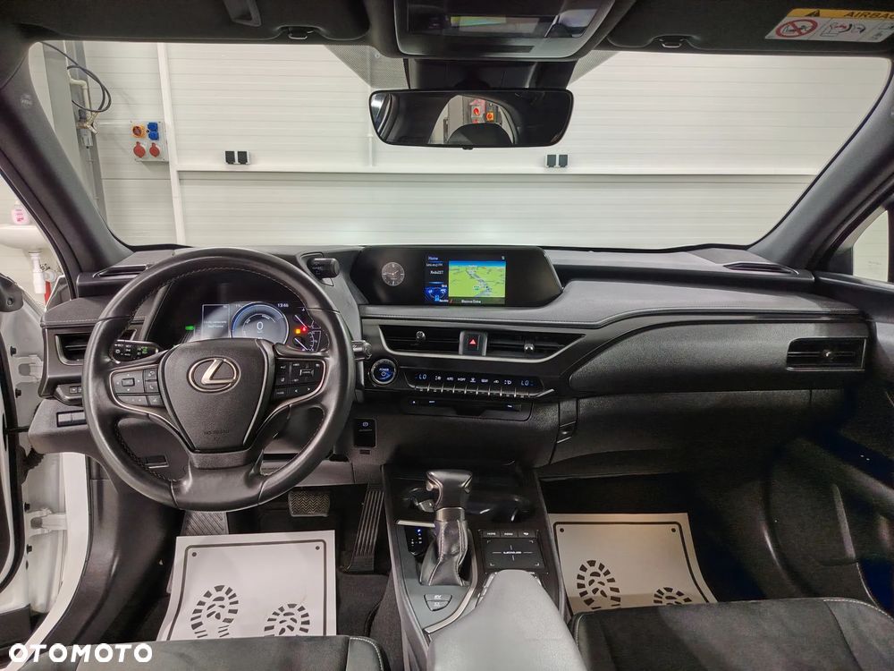 Lexus UX 250h Elegance 2WD - 25