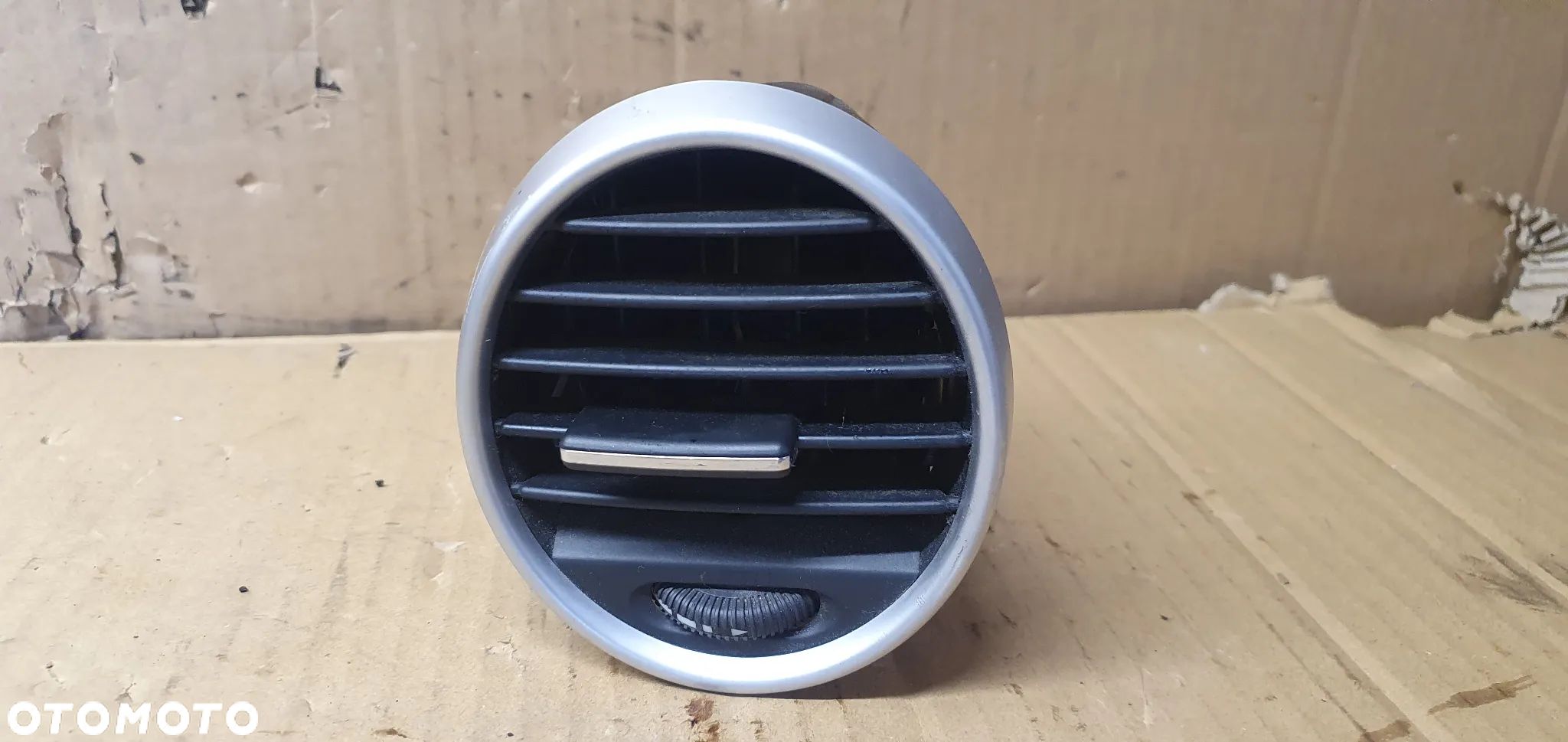 Kratka nawiewu powietrza prawa Mercedes ML W164 A1648302054 - 1
