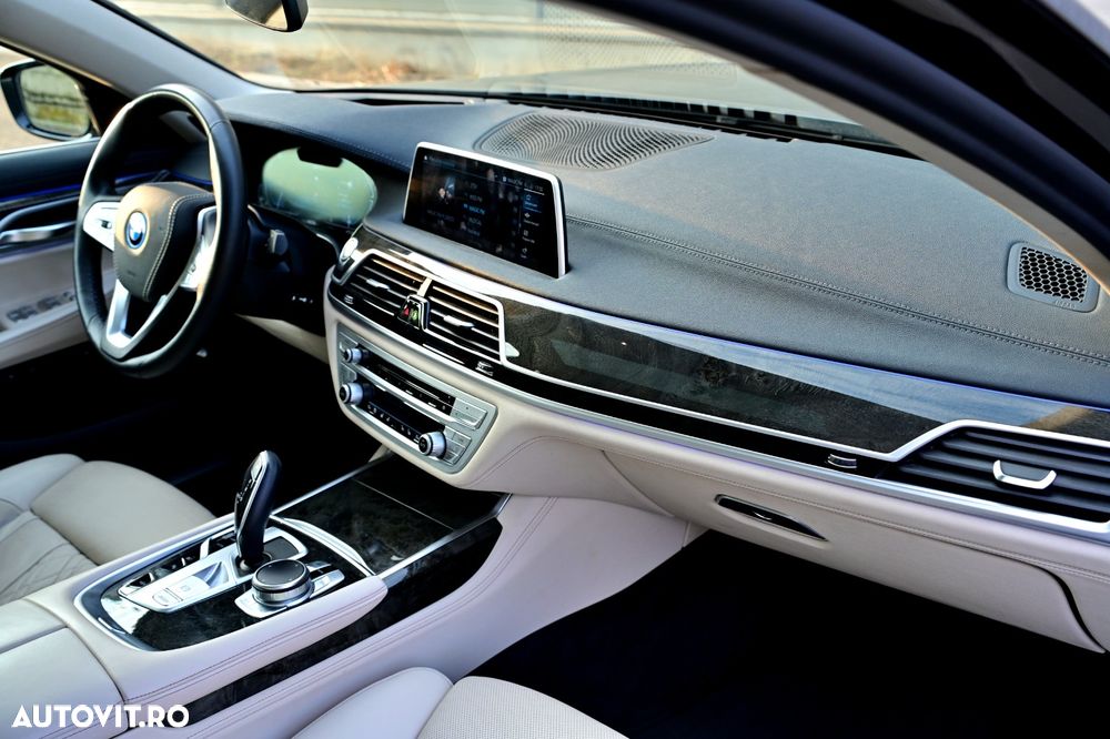 BMW Seria 7 745Le - 24