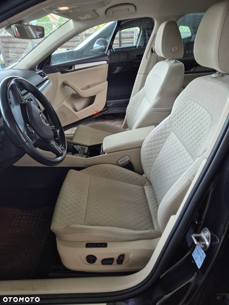 Skoda Superb 2.0 TSI Ambition DSG - 9