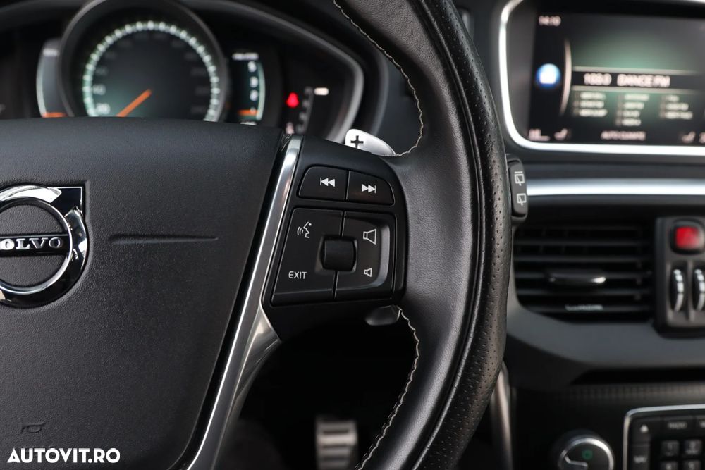 Volvo V40 D3 Geartronic RDesign - 27