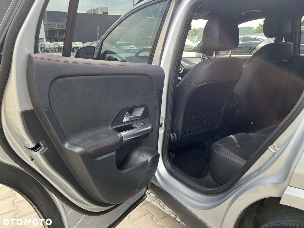 Mercedes-Benz GLA 200 AMG Line - 15