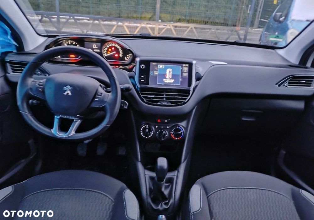 Peugeot 208 - 7