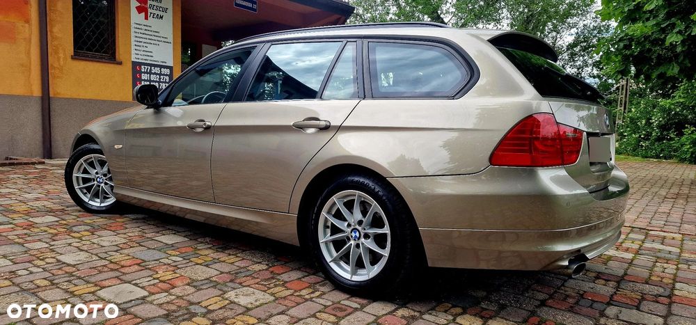 BMW Seria 3 320d DPF Edition Sport - 24