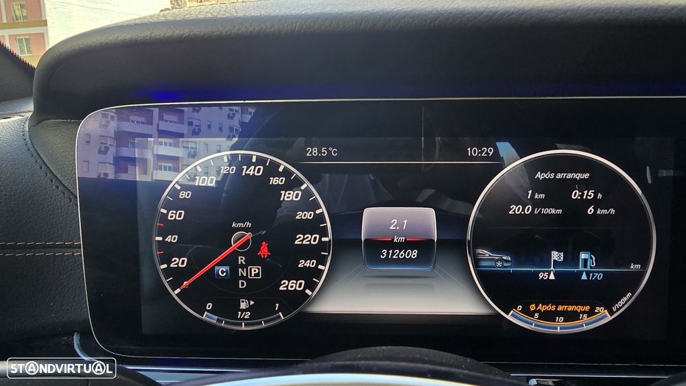 Mercedes-Benz E 220 d AMG Line - 26