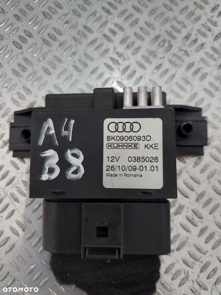 Sterownik pompy paliwa AUDI A4 B8 nr 8K0906093D - 2