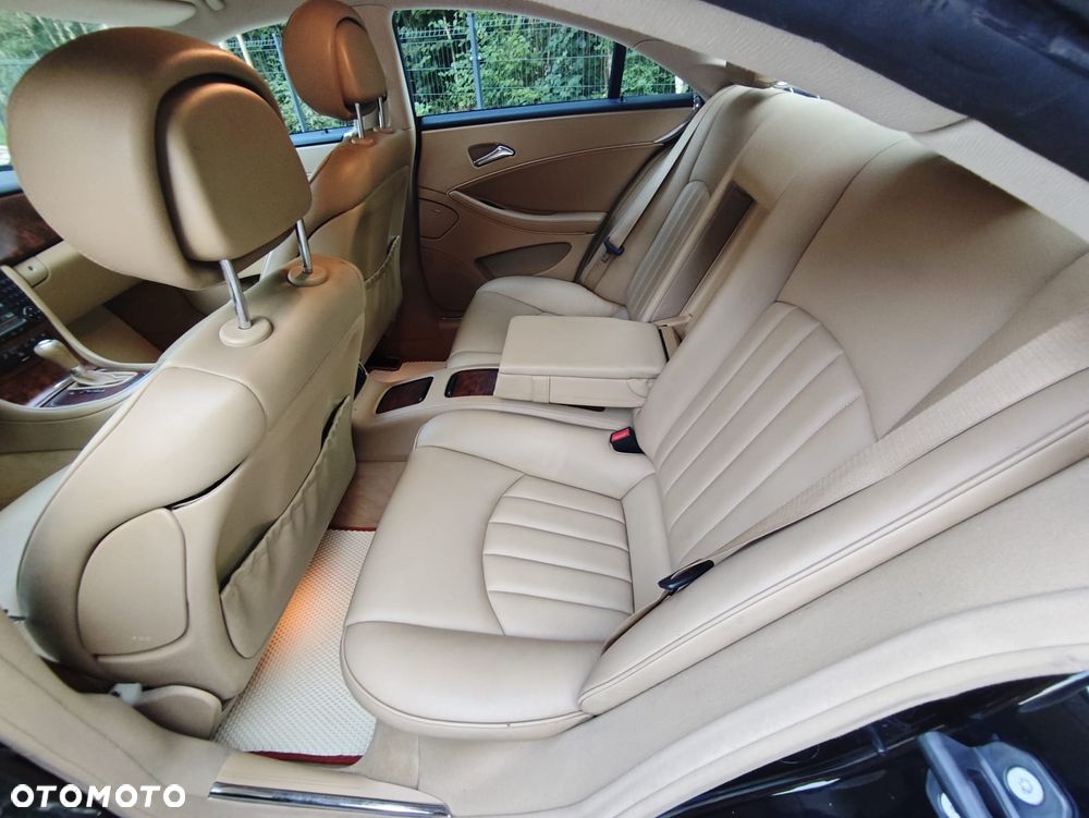 Mercedes-Benz CLS - 12