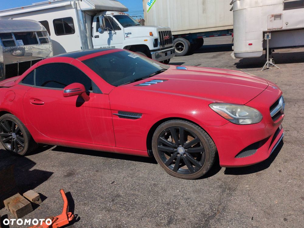 Mercedes-Benz SLC 300 9G-Tronic - 28
