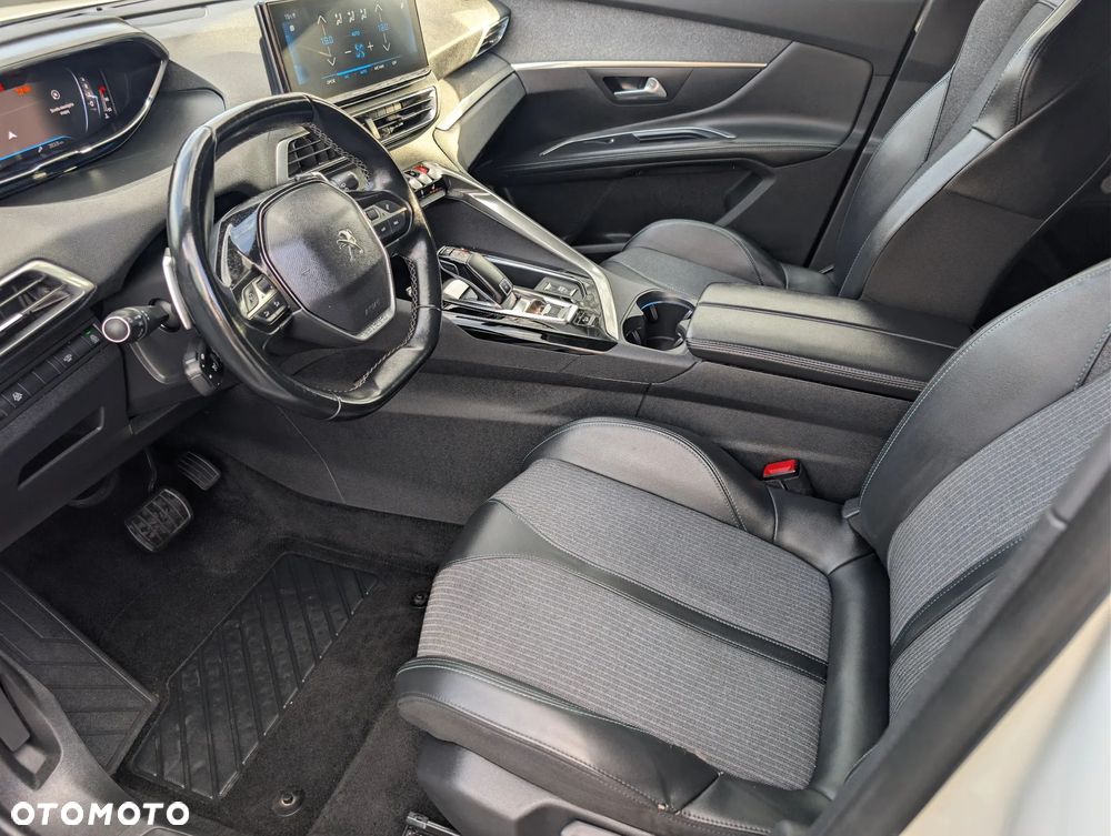 Peugeot 5008 1.2 PureTech Allure Pack S&S EAT8 - 22