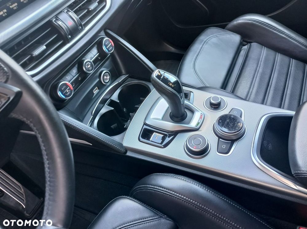 Alfa Romeo Stelvio - 22