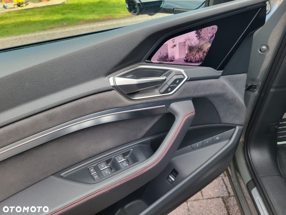 Audi Q8 e-tron 55 quattro S line - 25