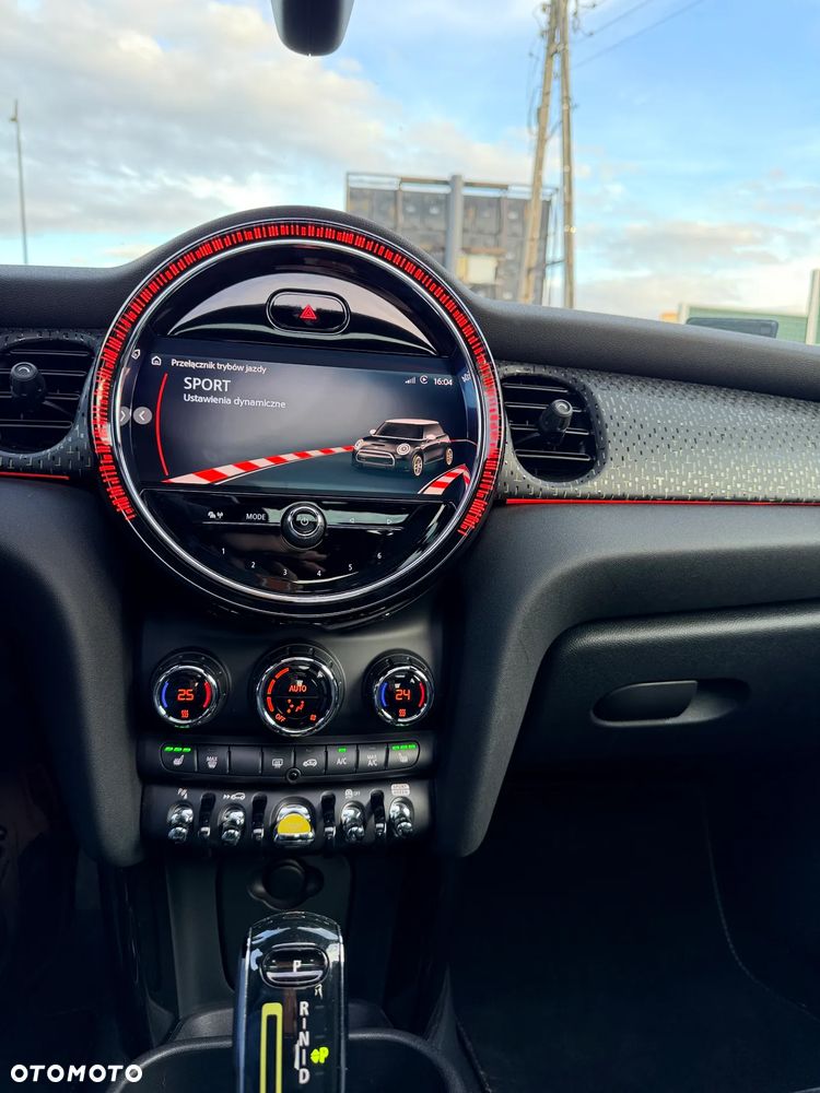 MINI Cooper SE Electric Trim - 17