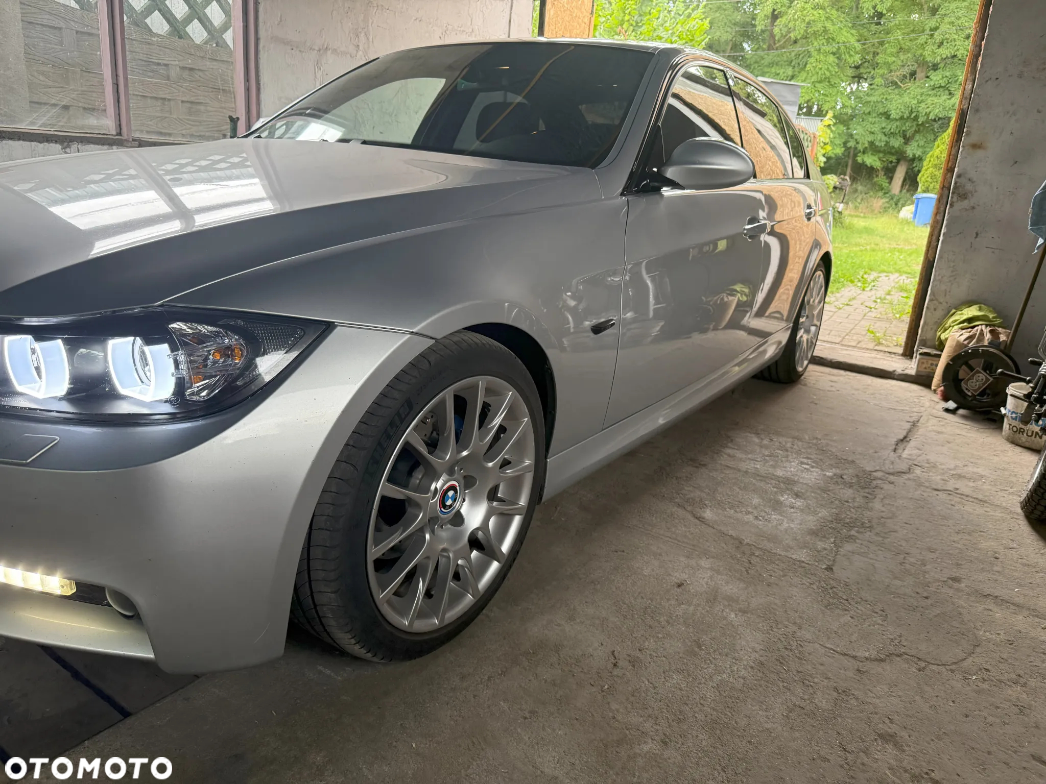 BMW Seria 3 325i - 24