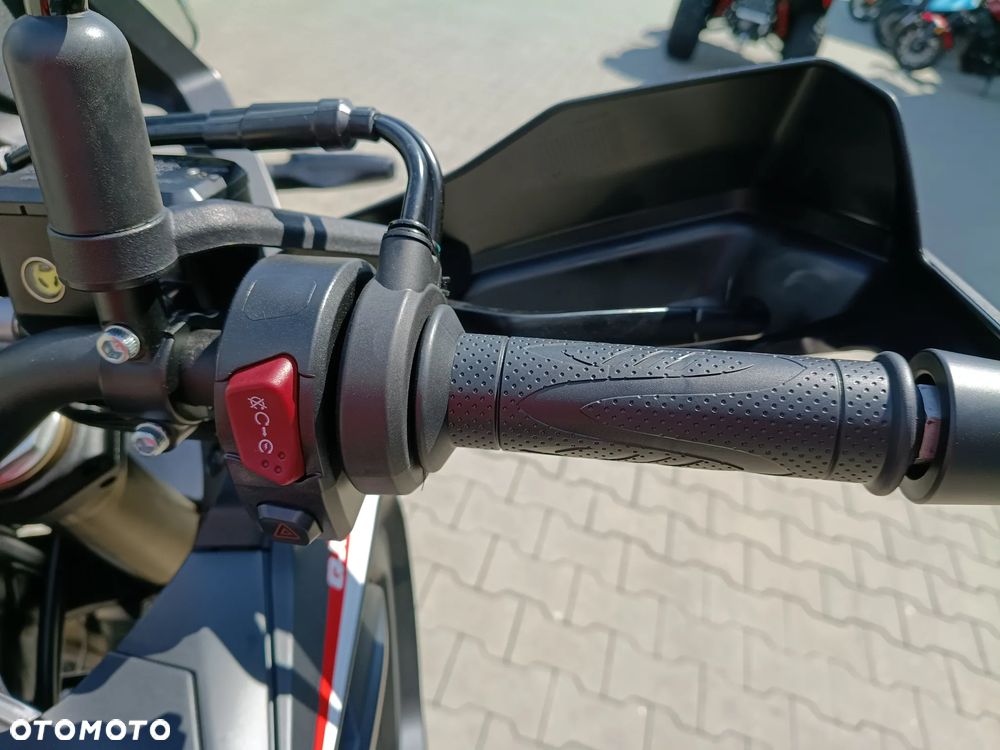 QJMOTOR SRT 300DX - 9