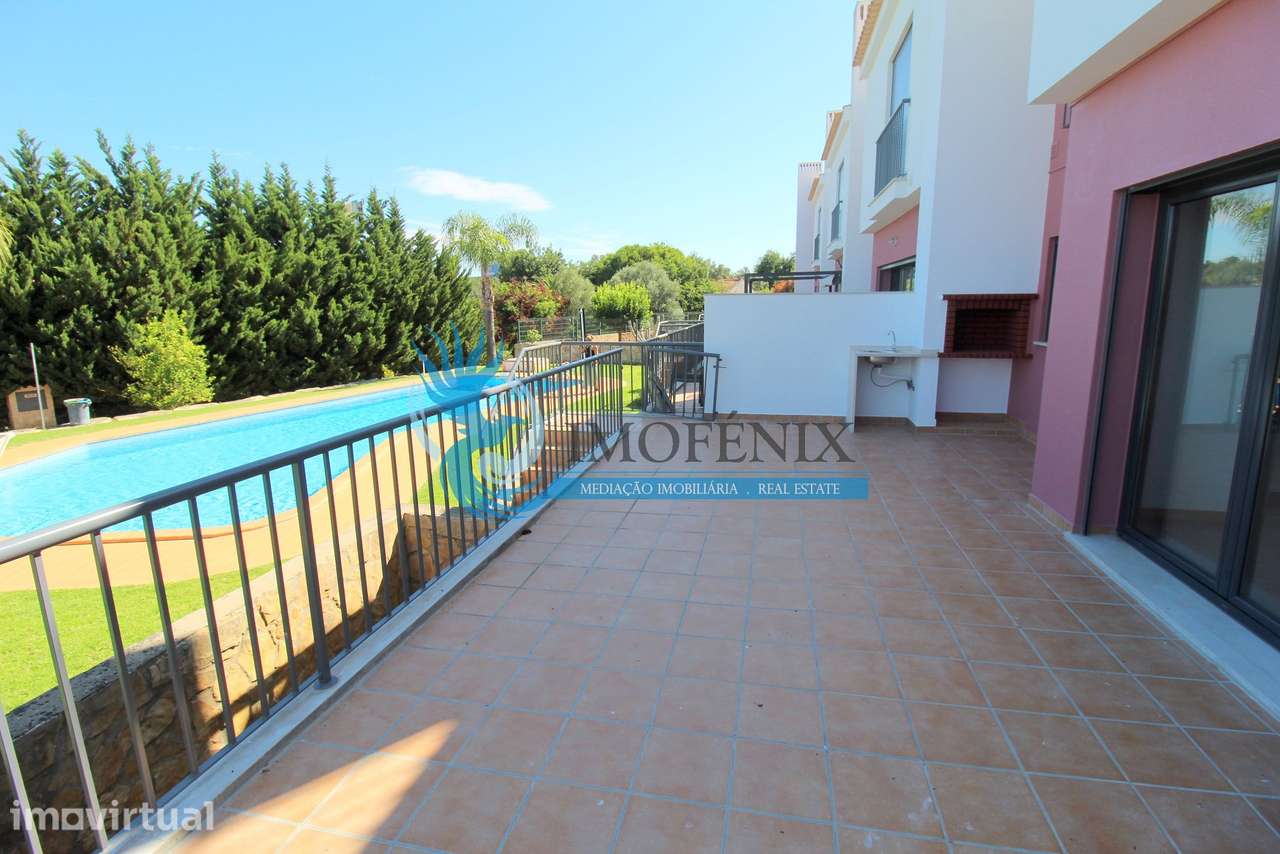 Exclusiva Moradia Duplex T2+1 na Guia | Garagem, Terraço e Piscina - Grande imagem: 3/32