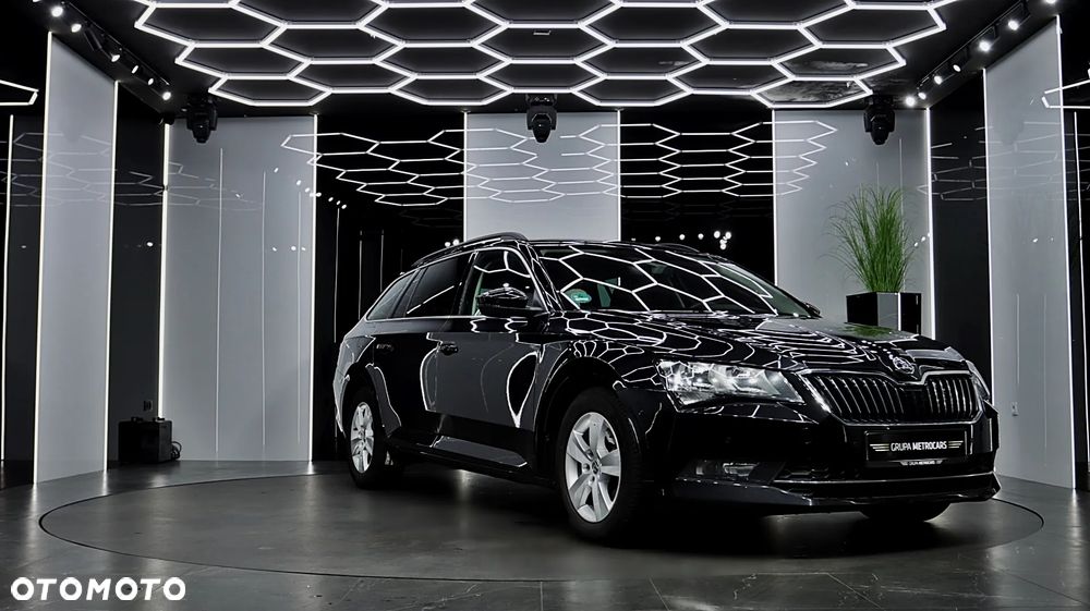 Skoda Superb 2.0 TDI Ambition DSG - 11