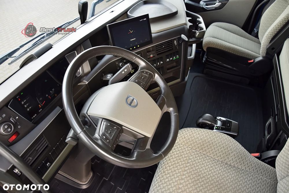 Volvo FH 460 XL  / FULL LED / ZBIORNIKI 1220 L /  PO ZŁOTYM KONTRAKCIE  / STANDARD - 34