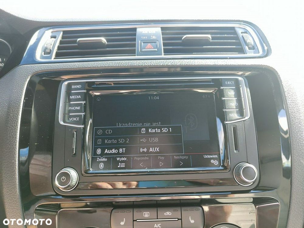 Volkswagen Jetta 1.8T SE - 16