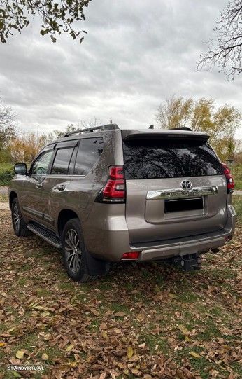 Toyota Land Cruiser 2.8 D-4D Auto Executive - 6