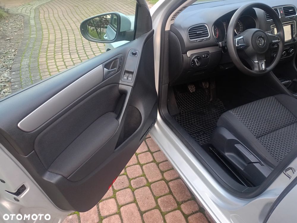 Volkswagen Golf - 10
