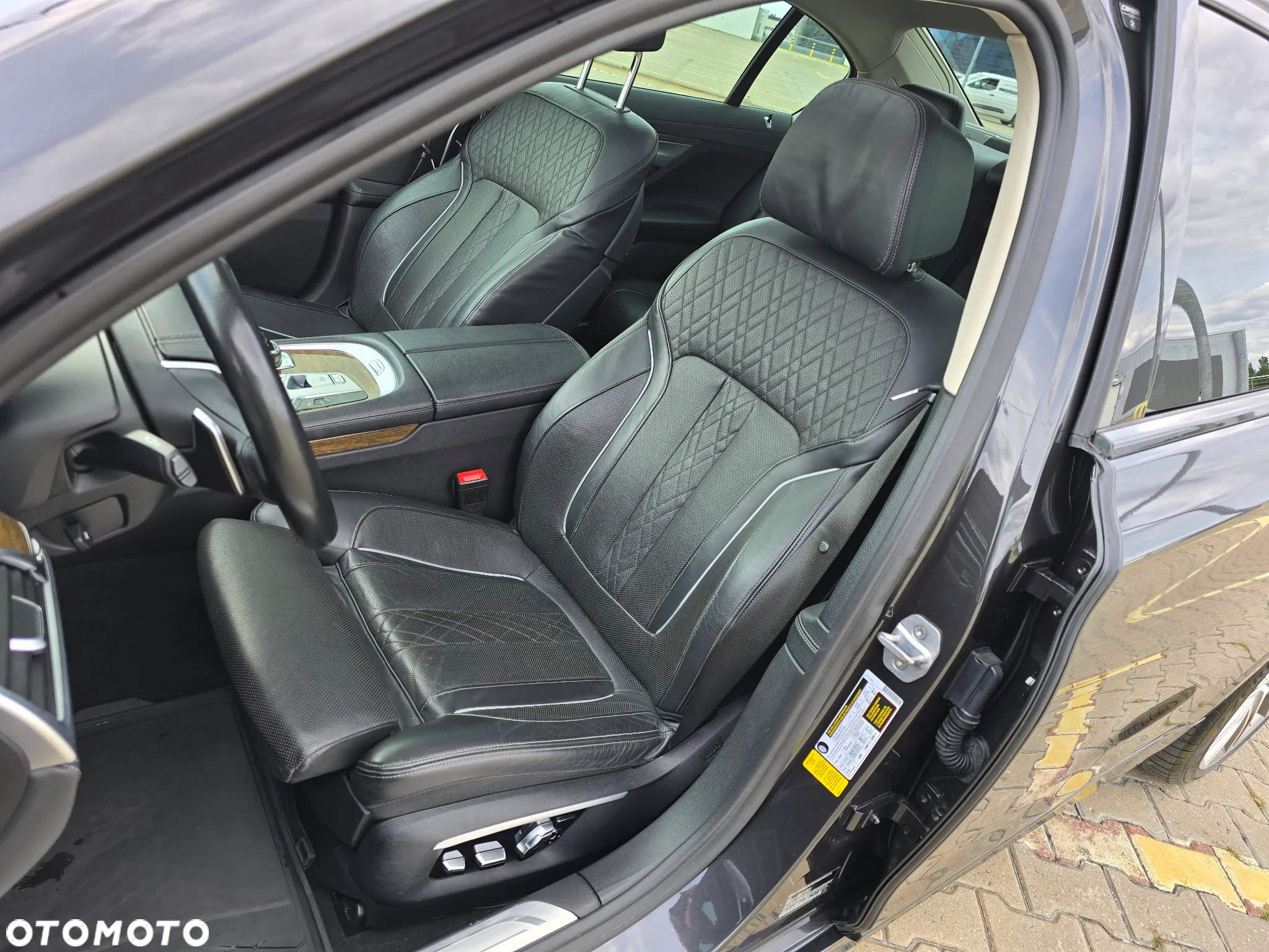 BMW Seria 7 740Li - 16