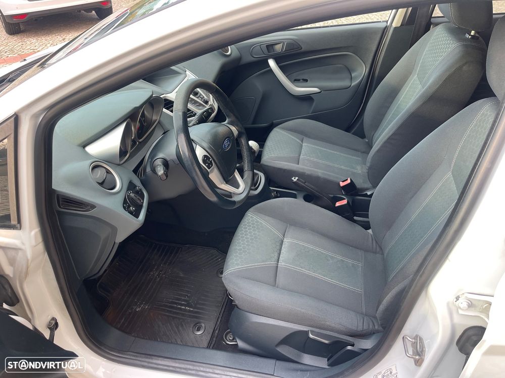 Ford Fiesta - 8