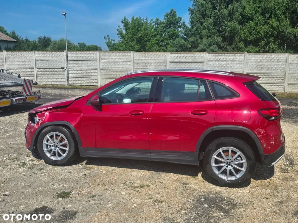 Mercedes-Benz GLA 180 7G-DCT Edition 1 - 9