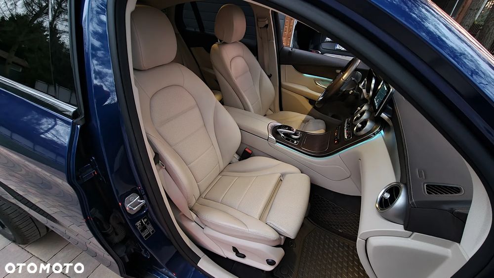 Mercedes-Benz GLC - 25