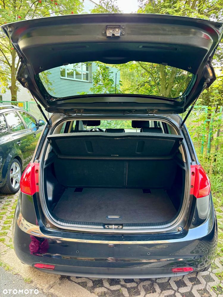 Kia Venga 1.6 CRDi 128 Fifa World Cup Edition - 11