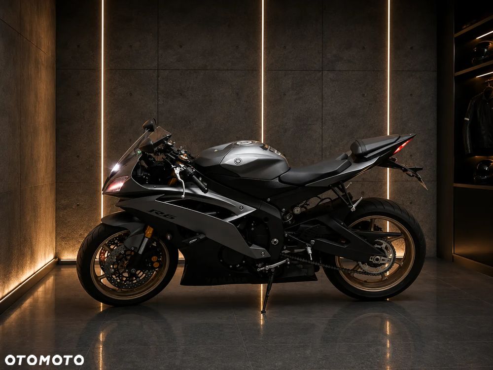 Yamaha R6 - 3
