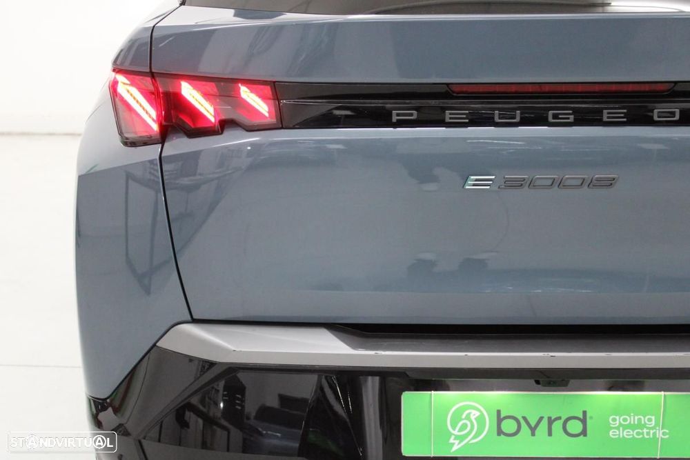 Peugeot E-3008 73 kWh GT - 8