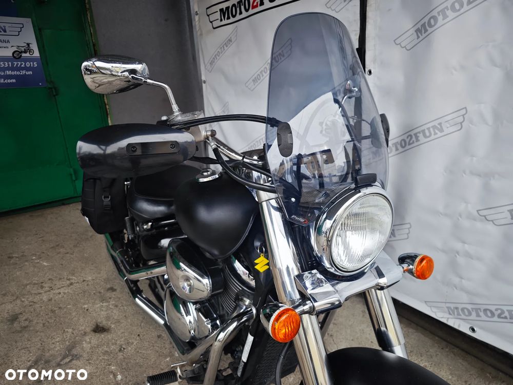 Suzuki Intruder - 11