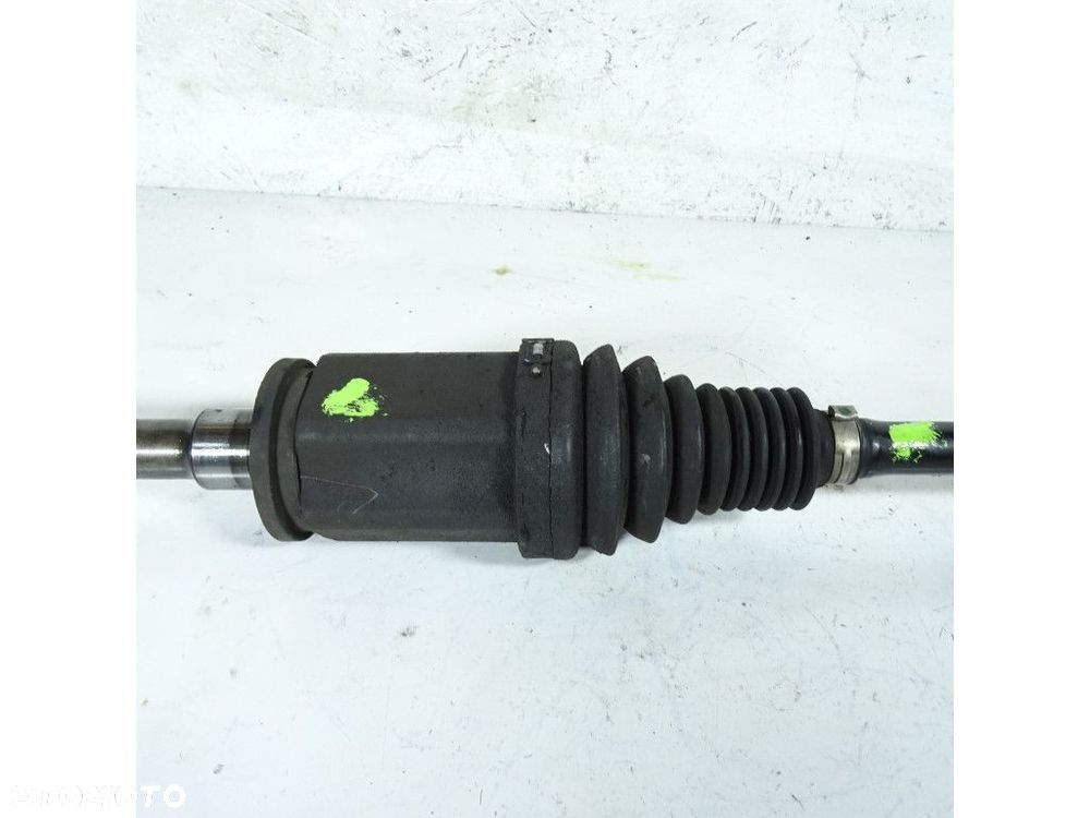 BMW 7 F01 F02 4.4 V8 PÓŁOŚ PRAWA PRZÓD - 2