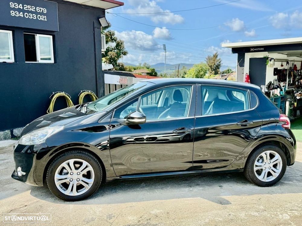 Peugeot 208 1.2 VTi SE Style - 30