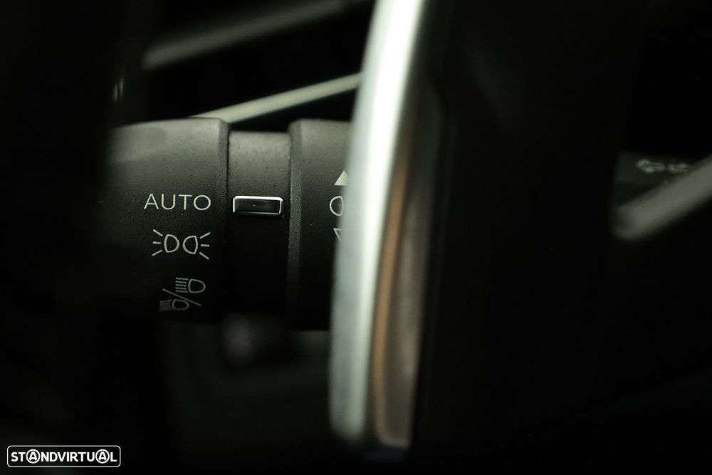 Peugeot 3008 1.6 Hybrid Allure e-EAT8 - 17