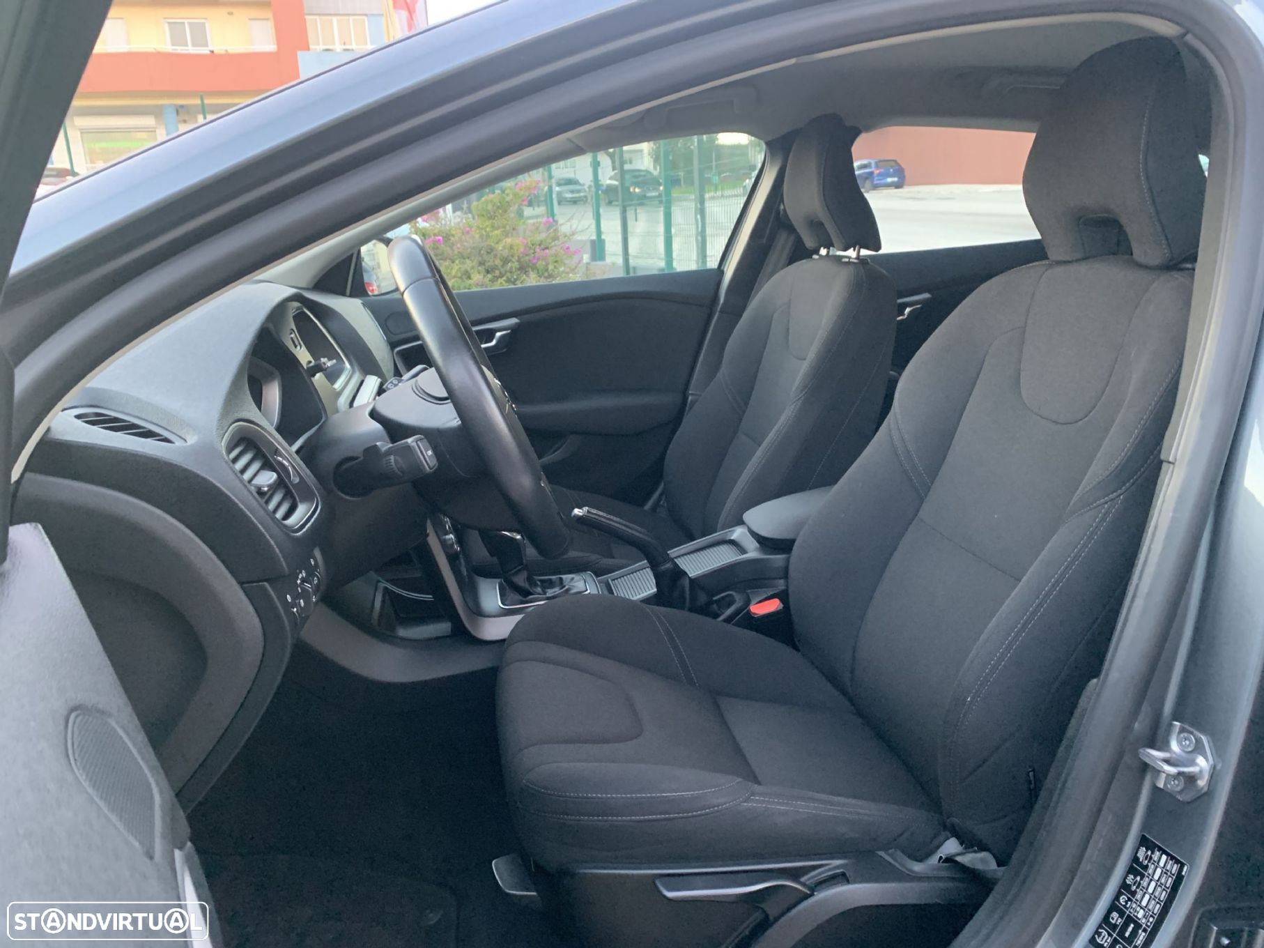 Volvo V40 1.5 T3 Sport Edition Geartronic - 18