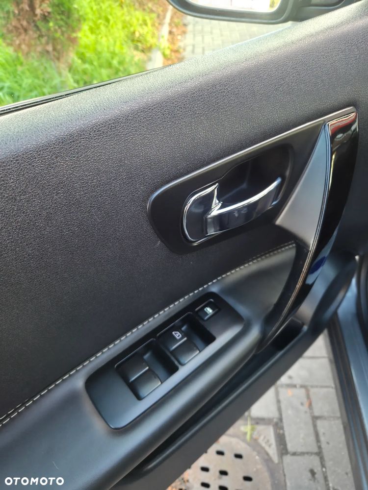 Nissan Qashqai 1.6 dCi 4 x 4 DPF Start/Stop tekna - 23