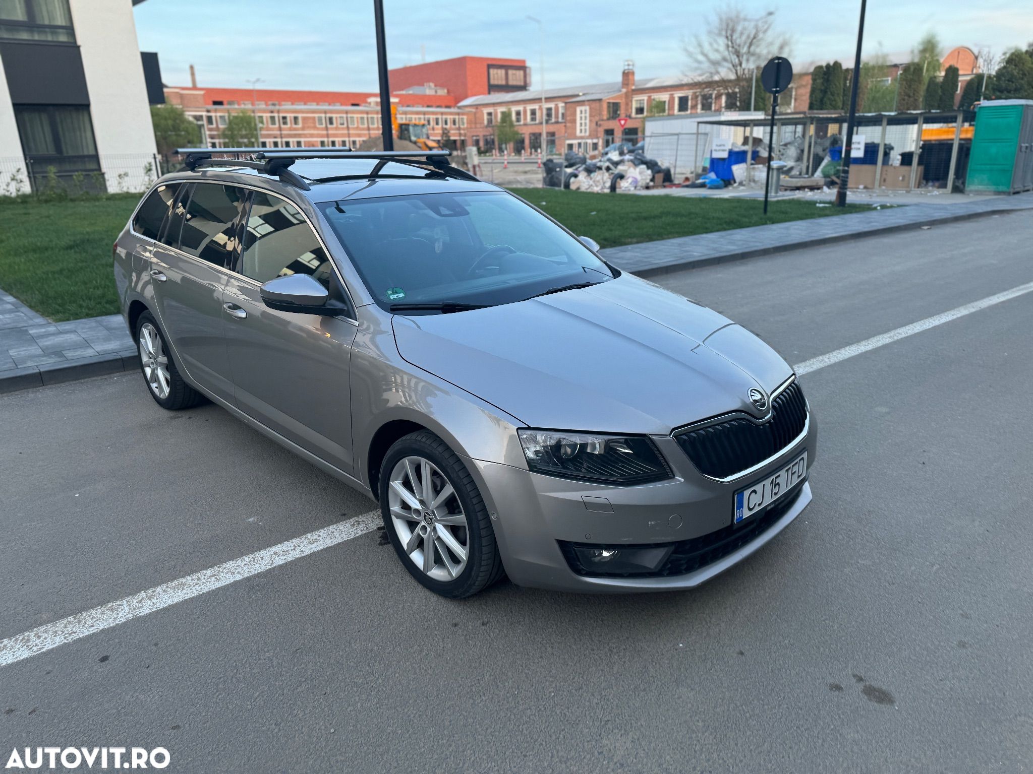 Skoda Octavia 1.6 TDI Elegance DSG - 1